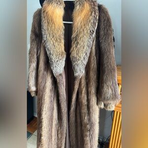 AUTHENTIC 100% Luxurious Brown Fur Coat